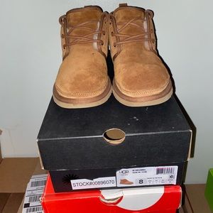 Ugg neumel boots, size 8